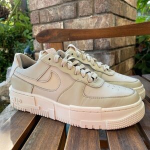 Nike Air Force 1 Pixel